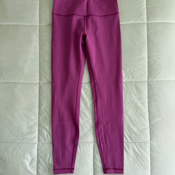 Lululemon Wunder Train 28” - Like New - Picture 2 of 4